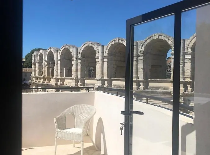 Entre Les Arenes Et La Major