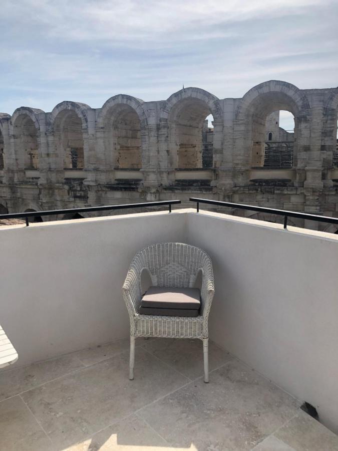 Entre Les Arenes Et La Major *
